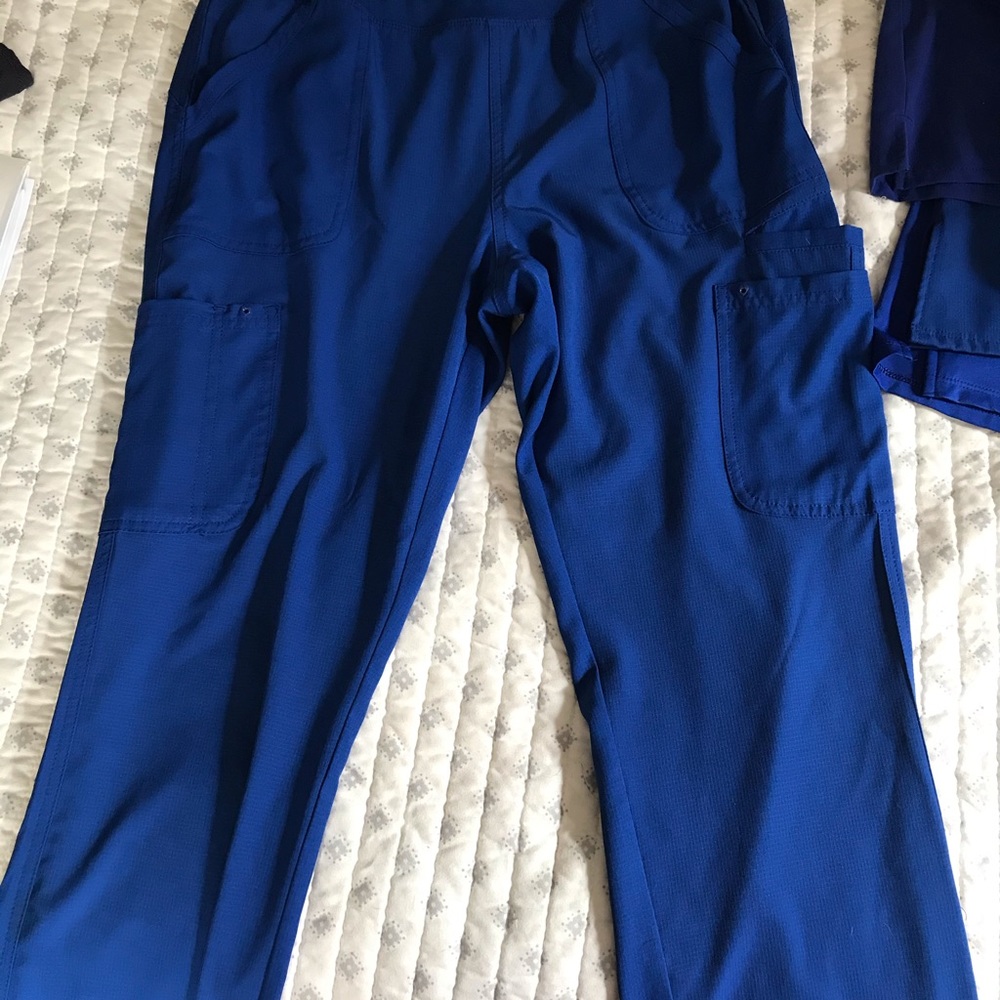 HeartSoul Blue scrubs Medium Top and Medium Bottom